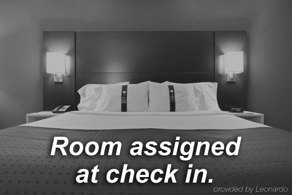 Kansas Airport By Ihg Hotel 2*